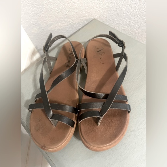 Natural Reflections Shoes - Black leather strap Sandles